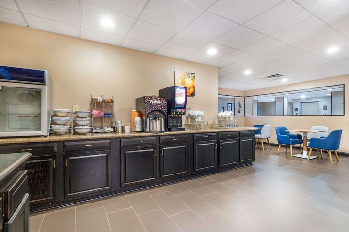 Comfort Suites Louisville Airport