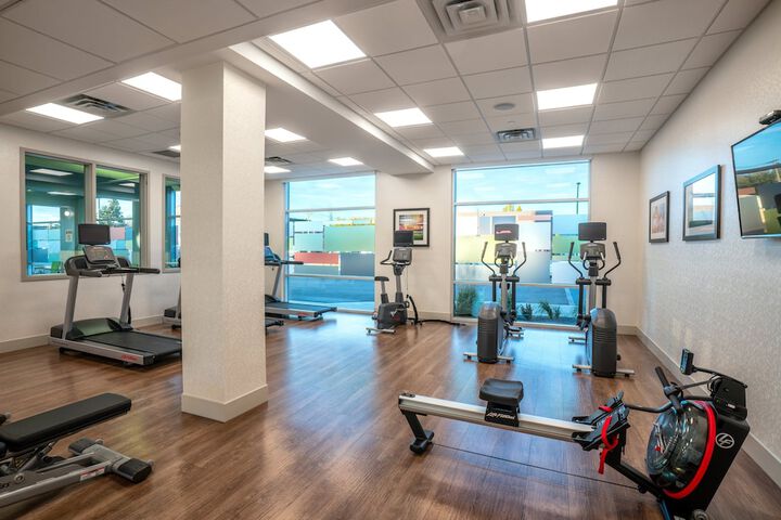 Holiday Inn Express & Suites Brandon by IHG