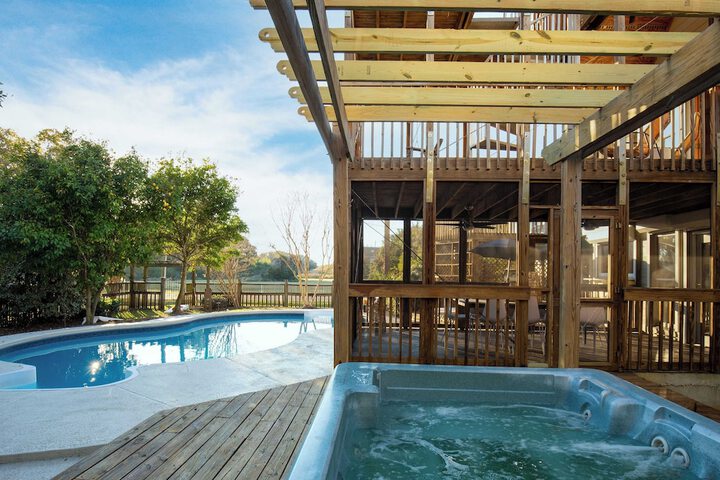 Raven by Avantstay Entertainers Dream w / Pool Hot Tub, Game Room! 9 Brs!
