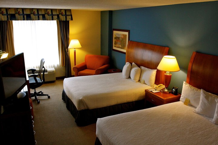Room 13 of 33