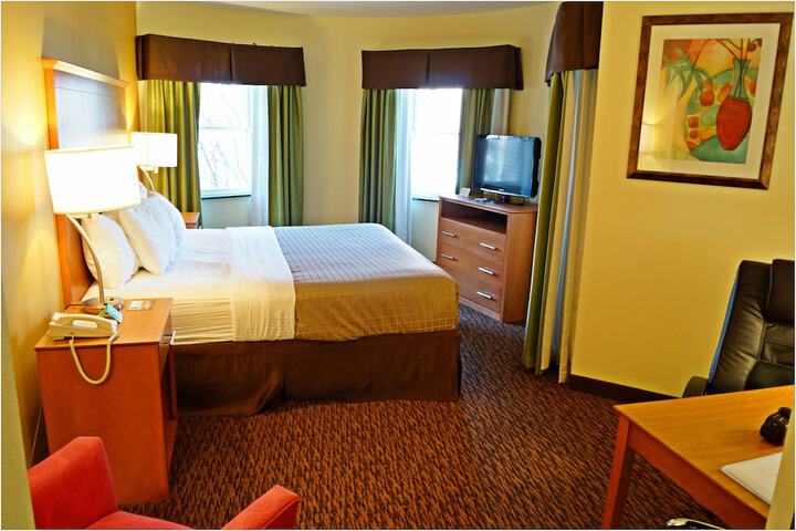 Room 6 of 36