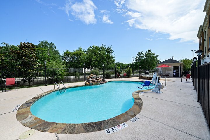 Comfort Suites Bay City East