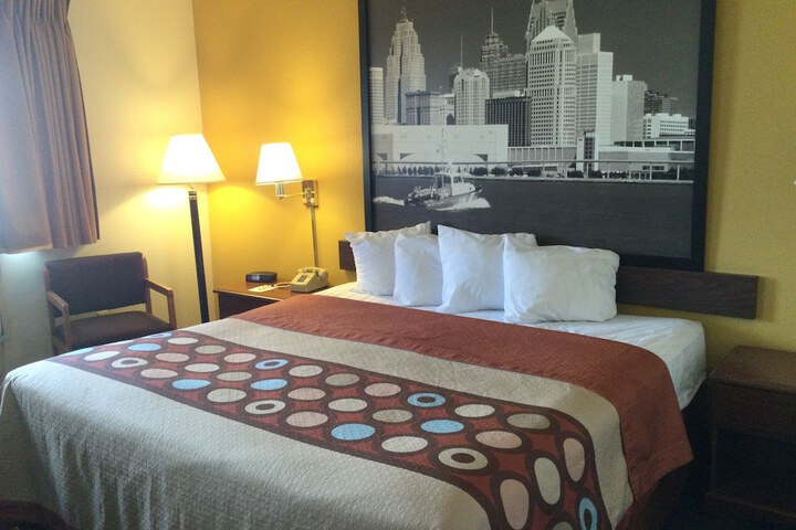 Room 7 of 26