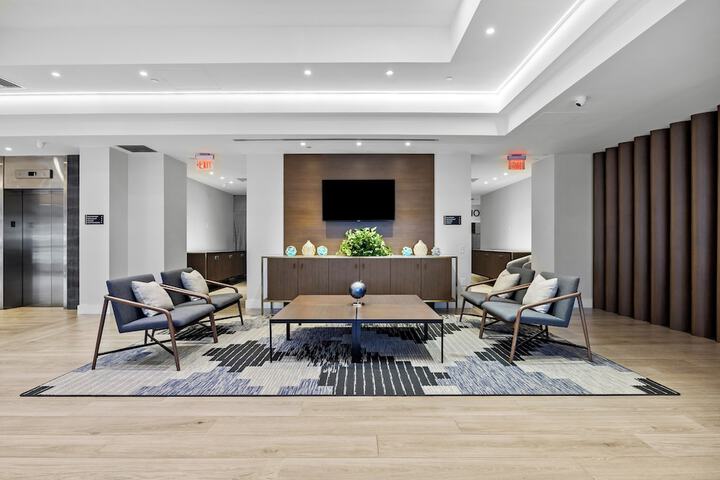 DoubleTree by Hilton New York JFK Airport