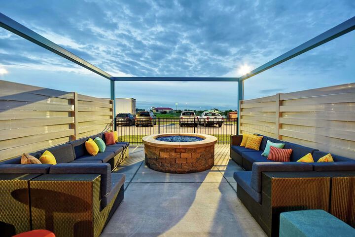 Terrace/Patio 38 of 40