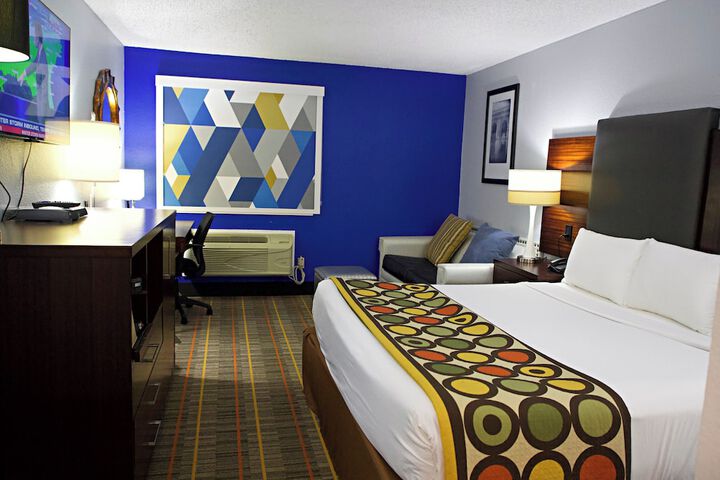 Room 32 of 39