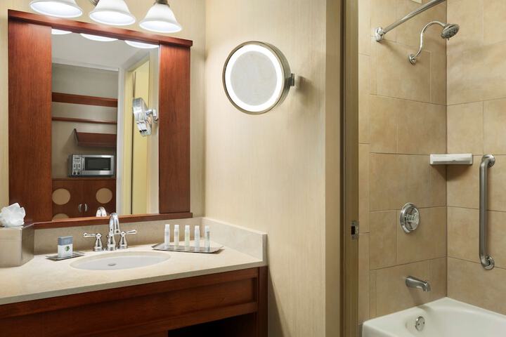 DoubleTree by Hilton Dallas - DFW Airport North