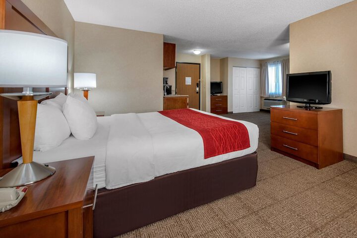 Room 32 of 40
