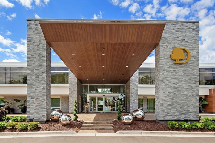 Hotel 5 of 101
