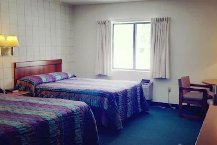 Room 5 of 11