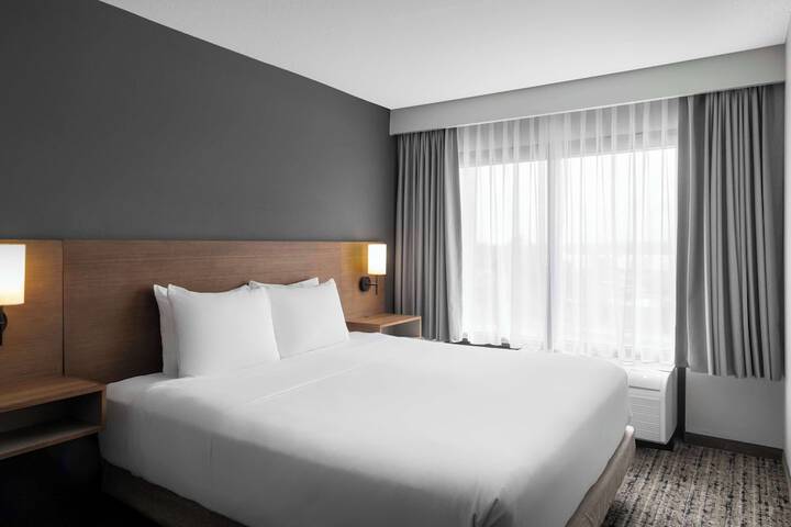 Room 30 of 52