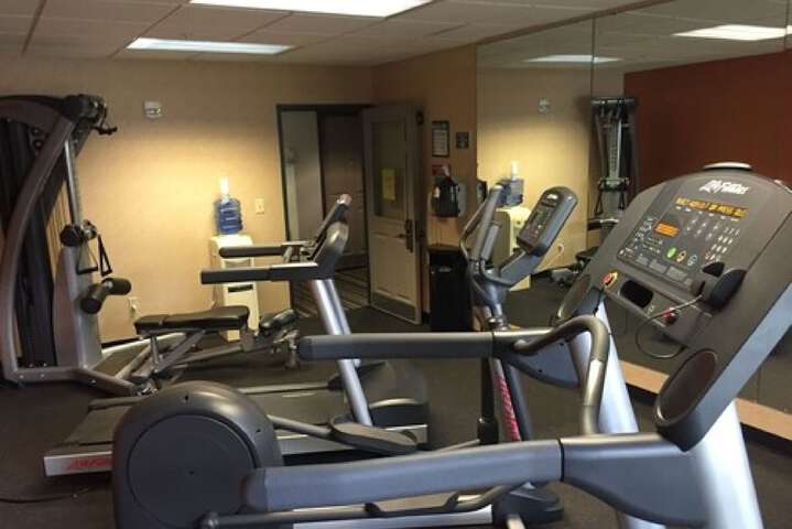Country Inn & Suites by Radisson Lansing, MI