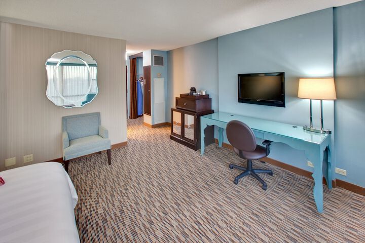Room 34 of 76