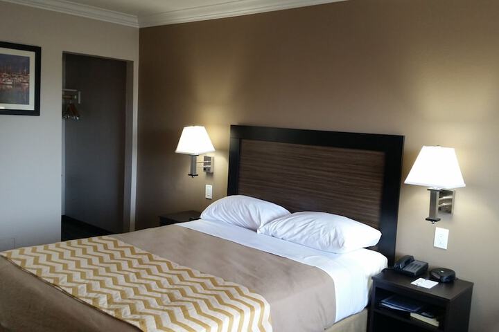 Room 7 of 30