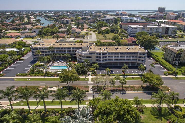 Marco Beach Vacation Suites