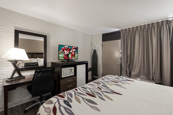 Room 11 of 31