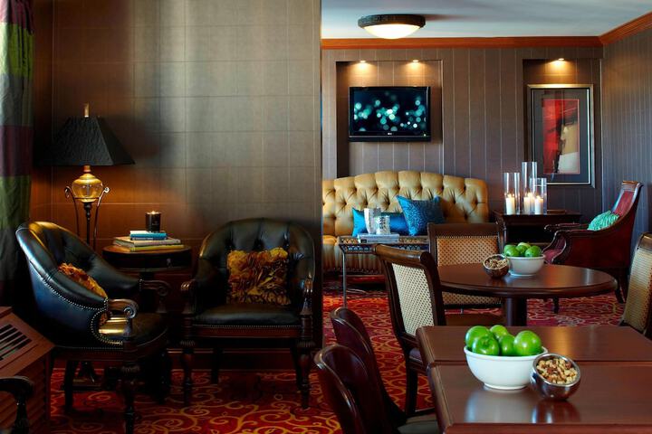 Lounge 90 of 109