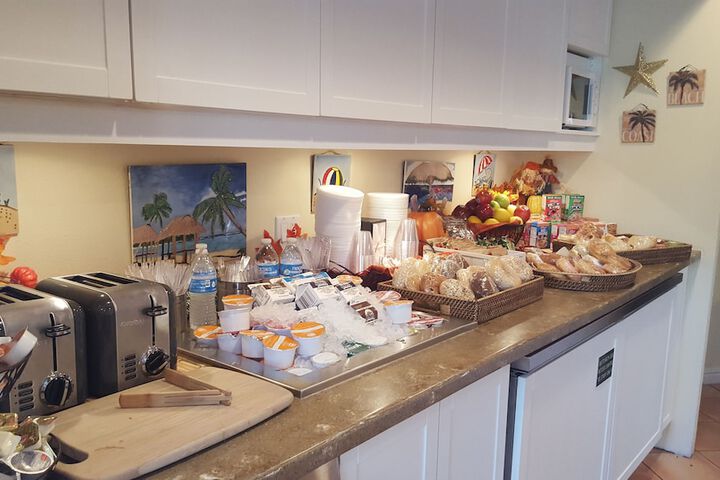 Breakfast/Coffee Service 123 of 145