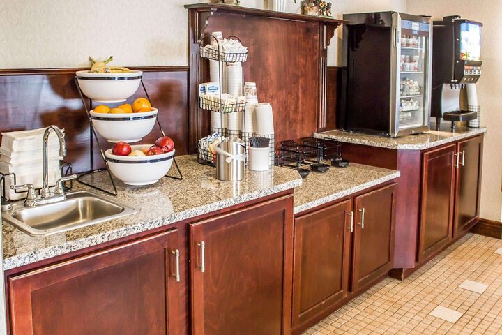 Breakfast/Coffee Service 50 of 65