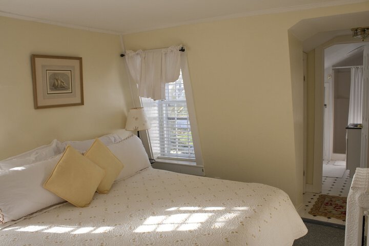 Room 19 of 39