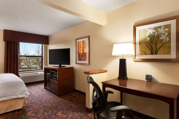 Room 7 of 24