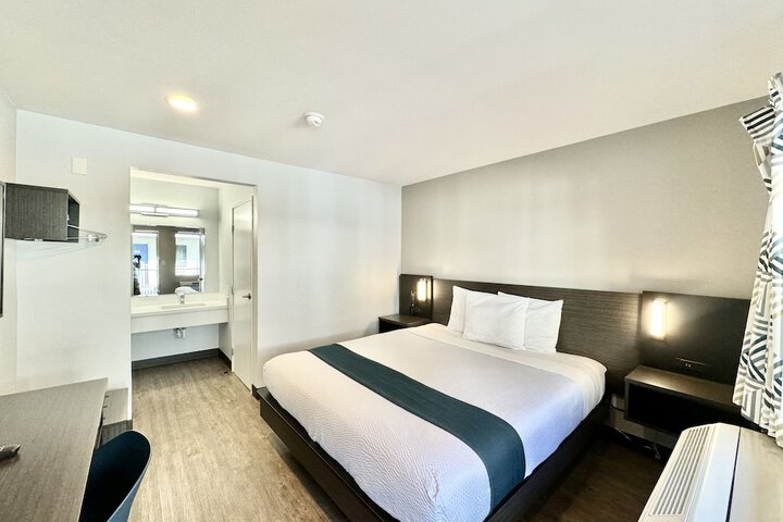 Motel 6 Bellflower CA - Los Angeles