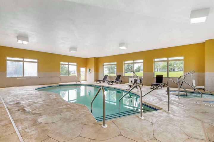 Comfort Inn & Suites Grinnell near I-80