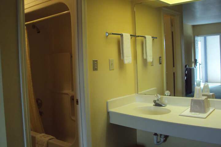 Room 22 of 32