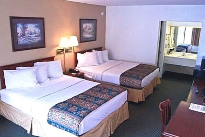 Carmel Inn & Suites
