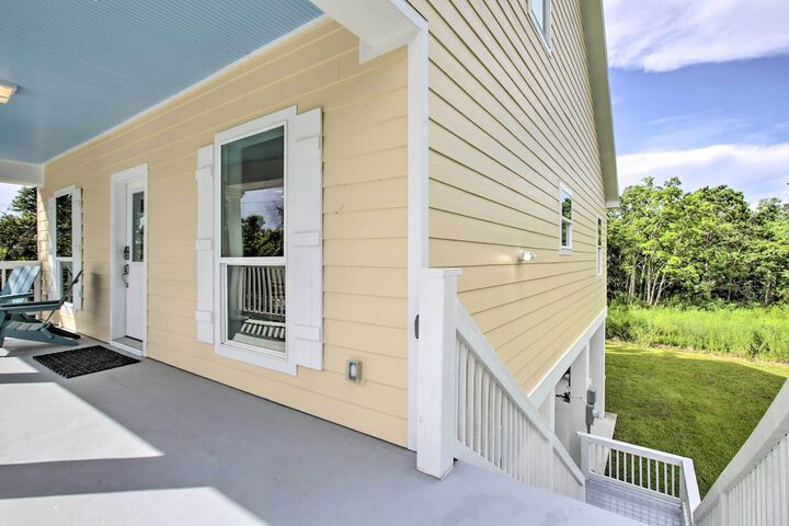 Modern Waveland Home w / Deck Walk to Beach!