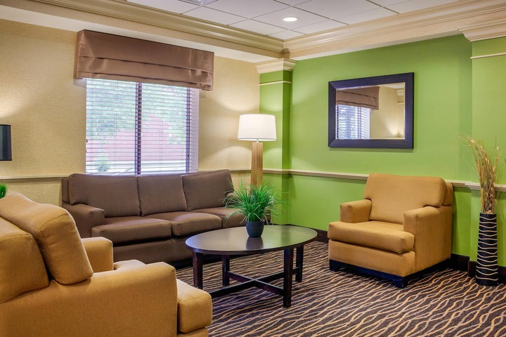 Sleep Inn & Suites Milwaukee Airport
