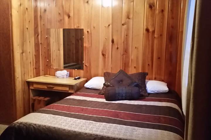 Room 10 of 36