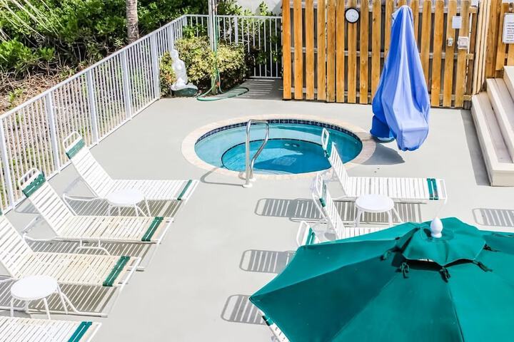 Berkshire Beach Club