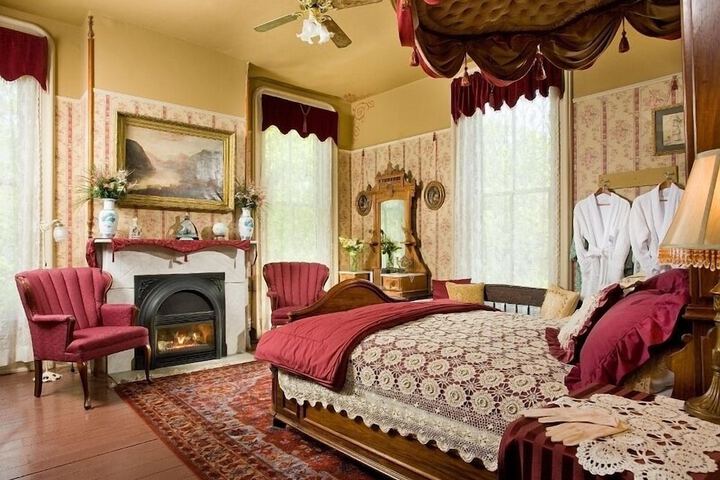 Garth Woodside Mansion B & B