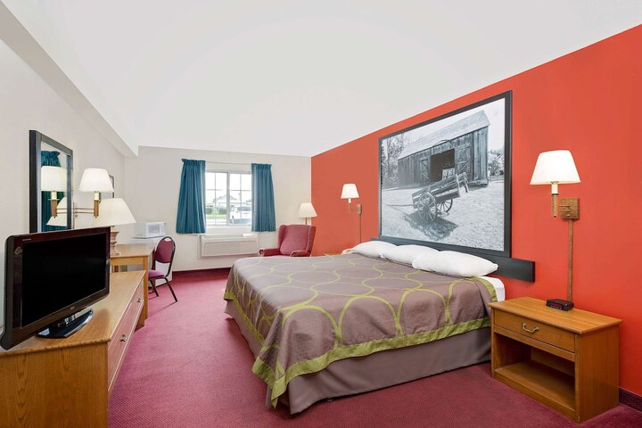 Room 4 of 13