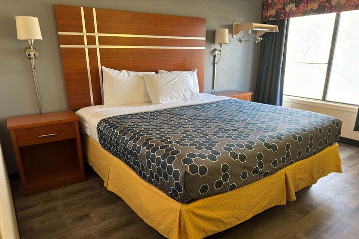 Room 18 of 35