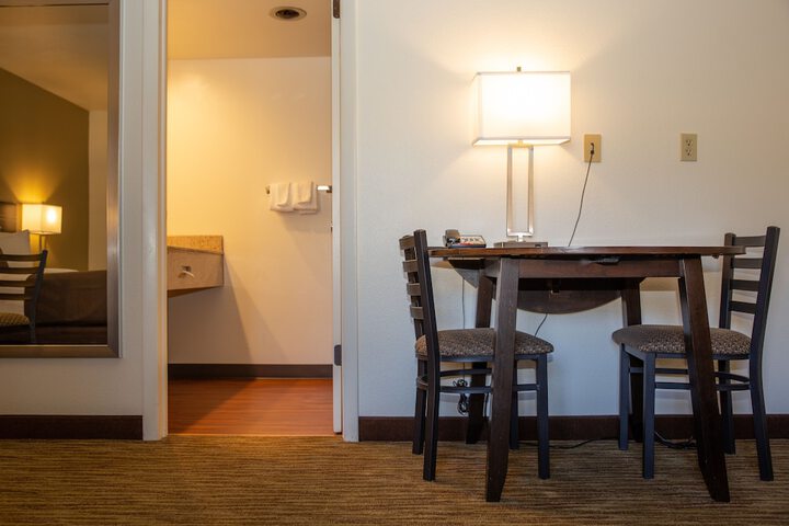Room 27 of 43