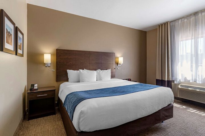 Comfort Inn & Suites Waterloo - Cedar Falls