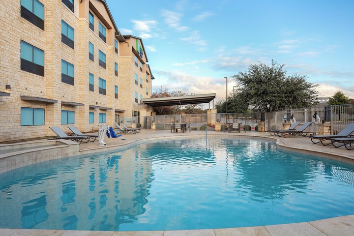 Holiday Inn Express & Suites-Dripping Springs - Austin Area by IHG