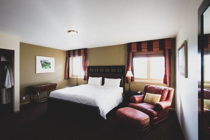 Room 21 of 38