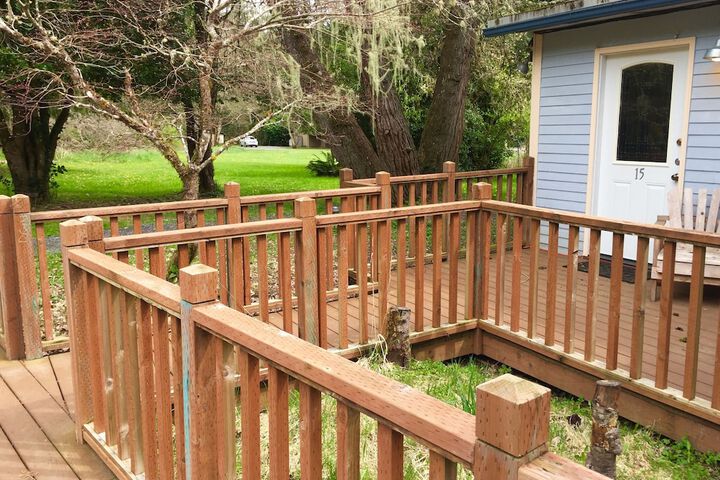 Alexanders Lodge