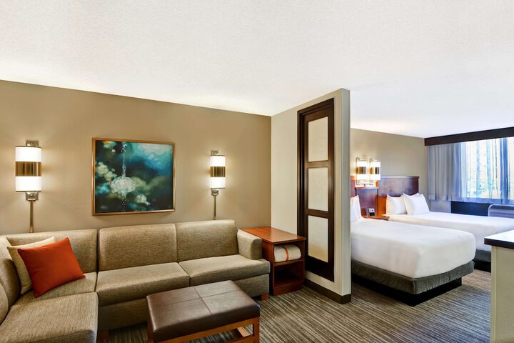 Room 22 of 38