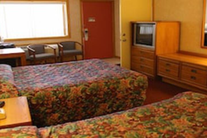 Iron Road Inn