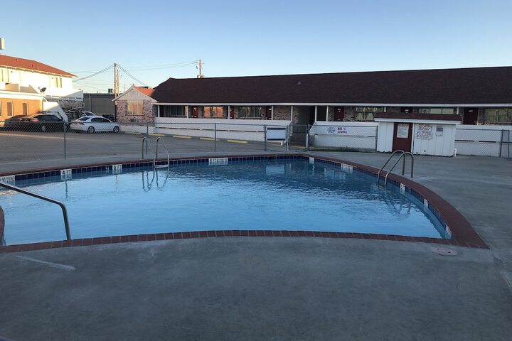 Pool 7 of 18