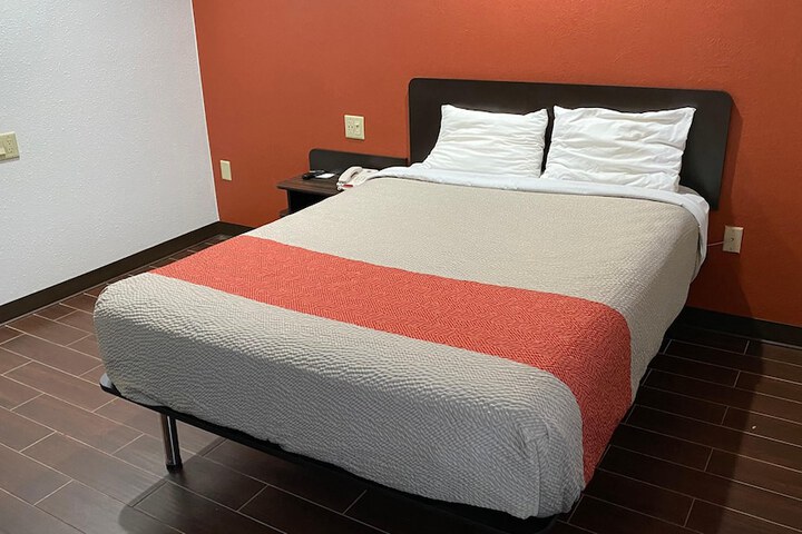 Room 26 of 35