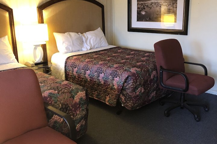 Room 9 of 37