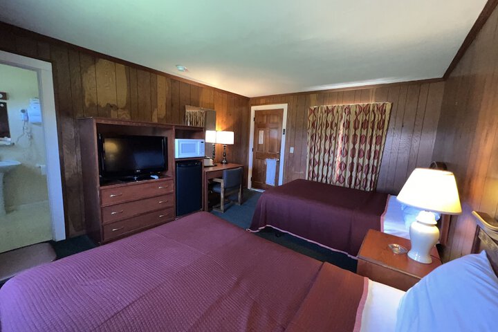 Room 24 of 34