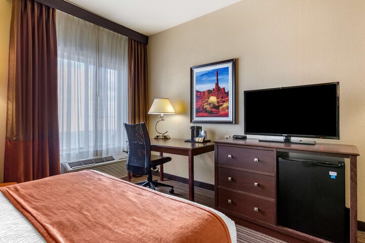 Room 28 of 36