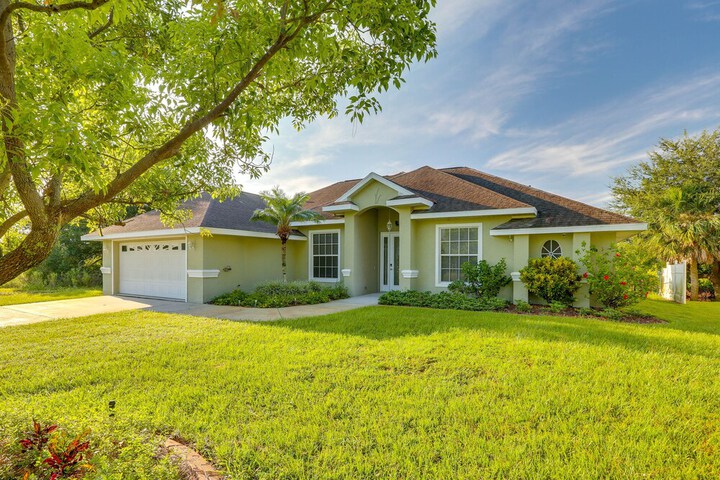 Waterfront Lake Placid Home w / Yard & Boat Launch!