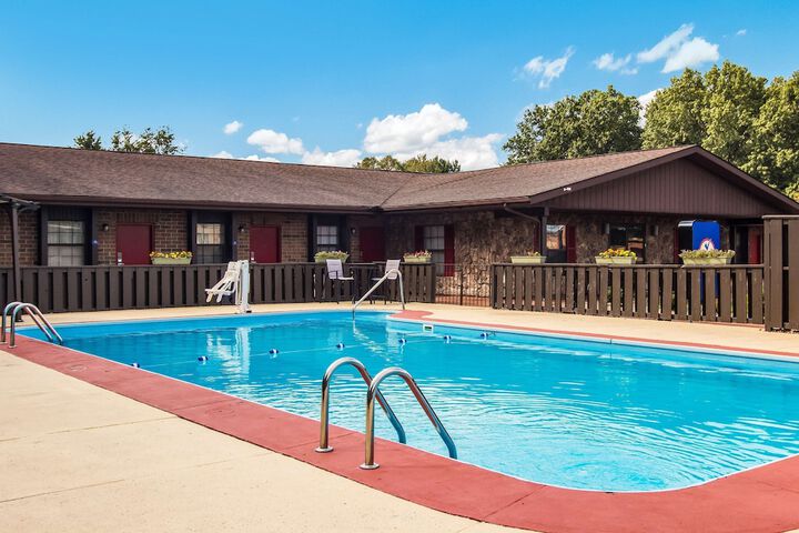 Pool 6 of 21